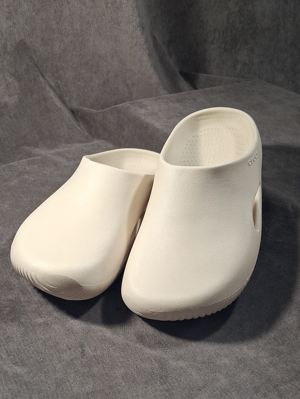 Crocs "Stucco" Cream Mellow Clogs Recovery Shoes Slip Ons VG+ UK 7 US 9